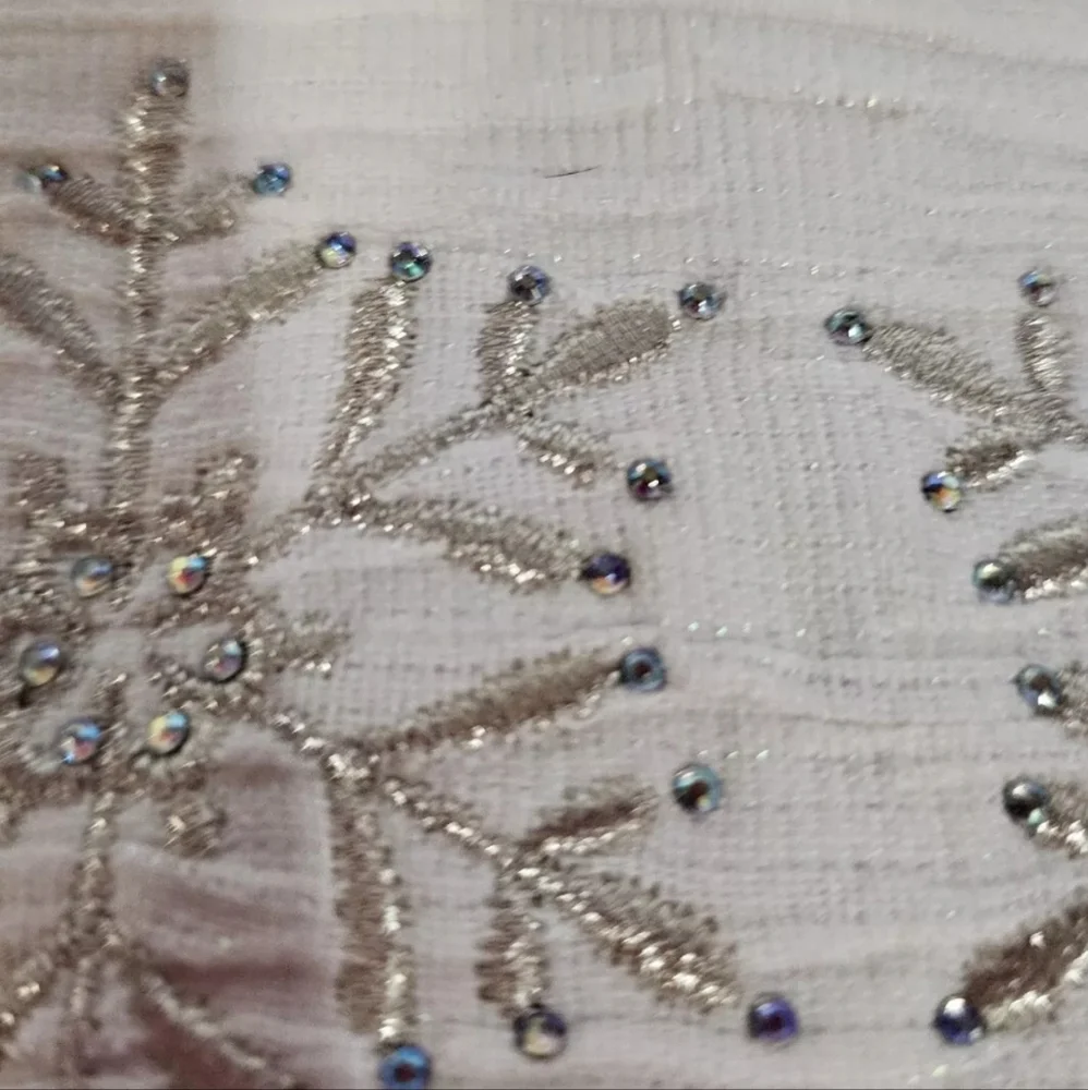 Set Of 2 Glitz + Glimmer EMBROIDERED BLUE RHINESTONE SNOWFLAKES HAND TOW… - Picture 3 of 8